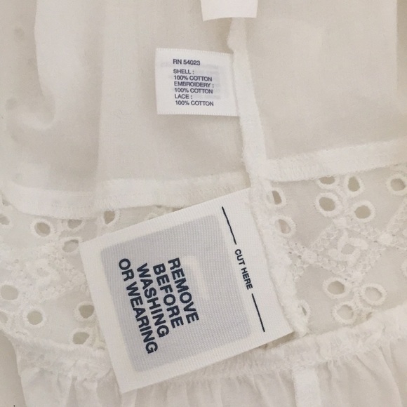 NWOT Eyelet detail ruffle bottom blouse - Picture 6 of 6